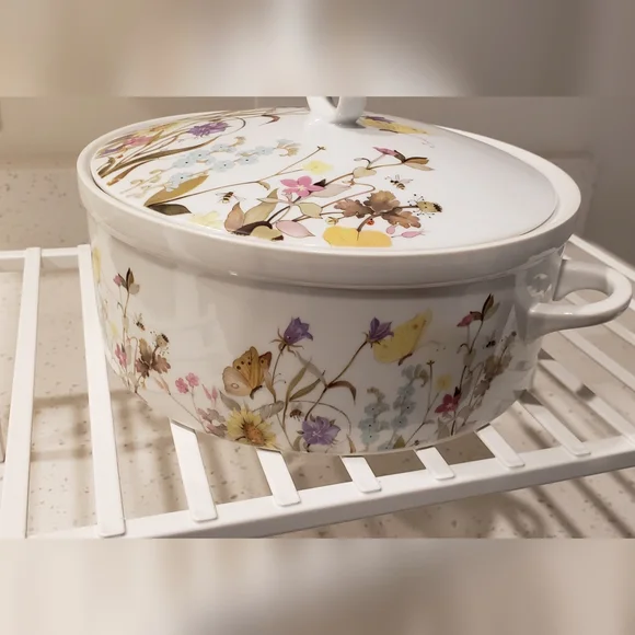 Vintage 1975 Enesco Fine China Nature Garden Society covered casserole. - Picture 3 of 10